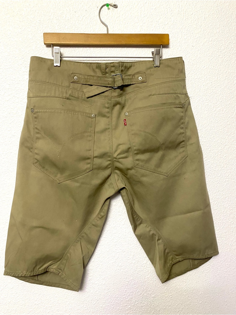 Vintage Levi's Engineered Khaki Men’s Flat Front Street Shorts